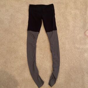 Alo Leggings in size Small.